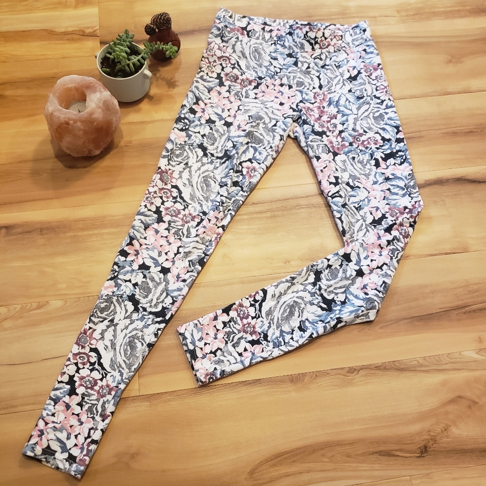American Eagle Floral Leggings